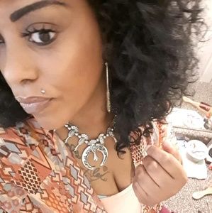 Meet your Posher, Latonya